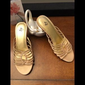 Final Sale!! Life Stride dress sandals! 7M 👡